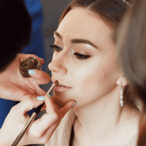 Revoluciona tu belleza con YouCam Makeup